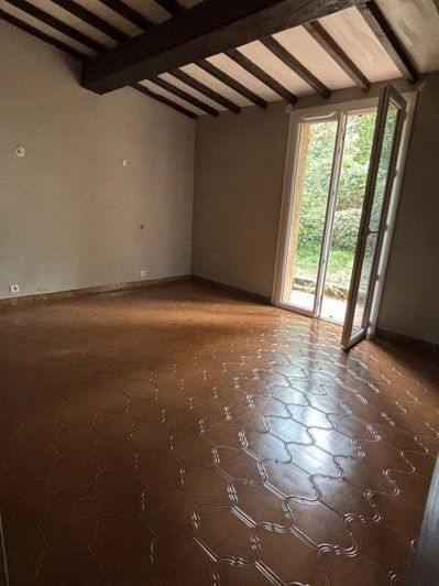 Image No.12-2 Bed House for sale