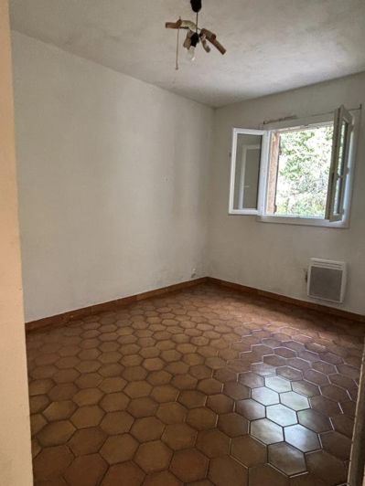 Image No.13-2 Bed House for sale