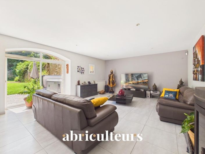 Image No.7-3 Bed House for sale