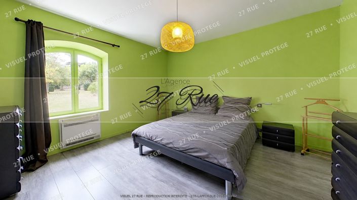 Image No.10-5 Bed Property for sale