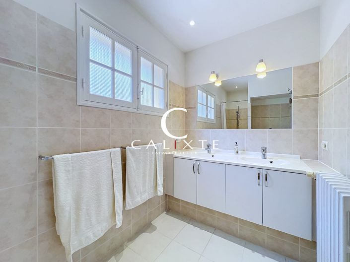 Image No.17-3 Bed House for sale