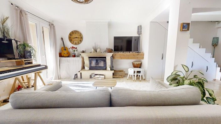Image No.8-3 Bed House for sale