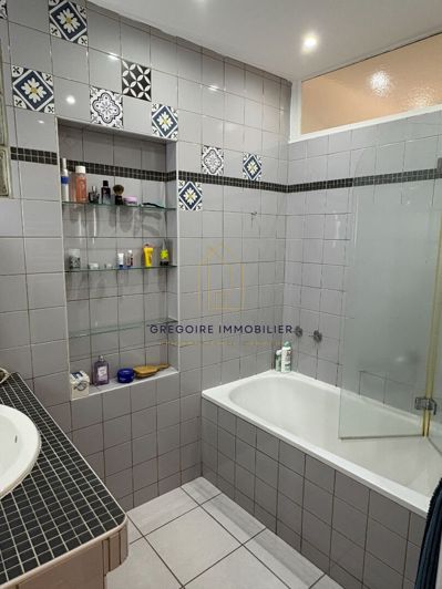 Image No.13-3 Bed House for sale
