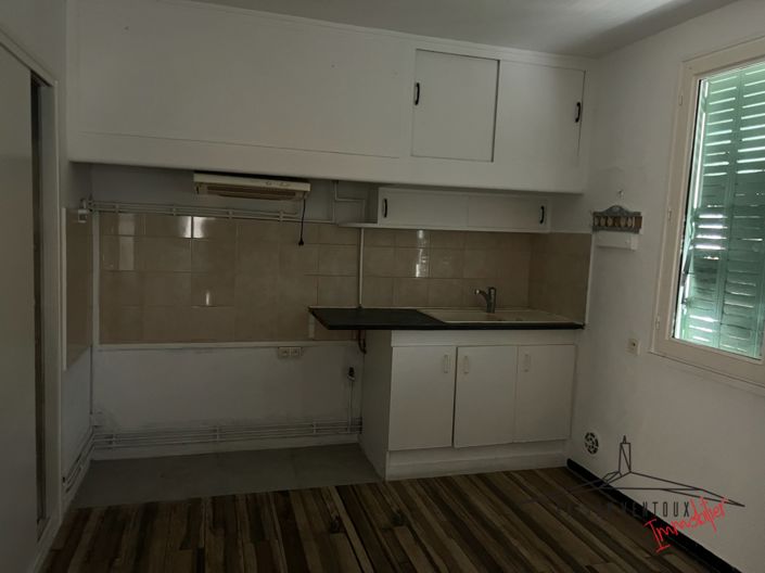 Image No.8-5 Bed House for sale