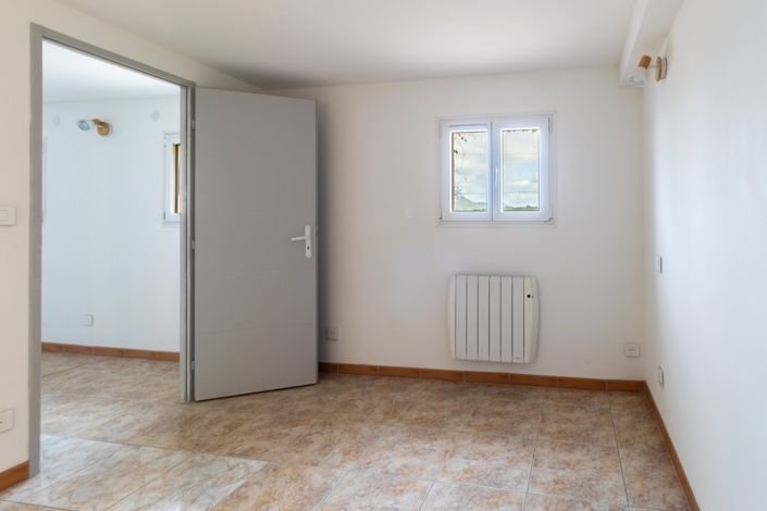 Image No.9-3 Bed House for sale