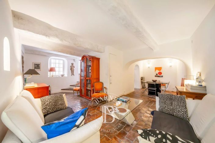 Image No.5-2 Bed House for sale