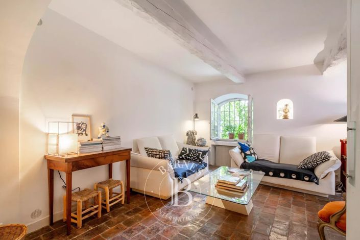 Image No.7-2 Bed House for sale