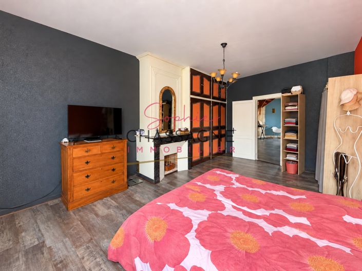 Image No.14-3 Bed House for sale