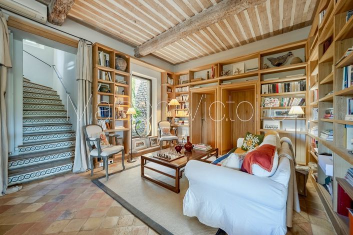 Image No.28-7 Bed House for sale