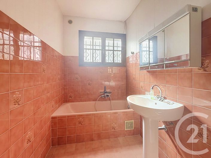 Image No.19-4 Bed House for sale