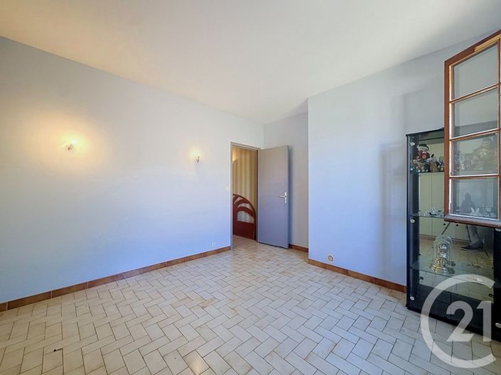 Image No.23-4 Bed House for sale
