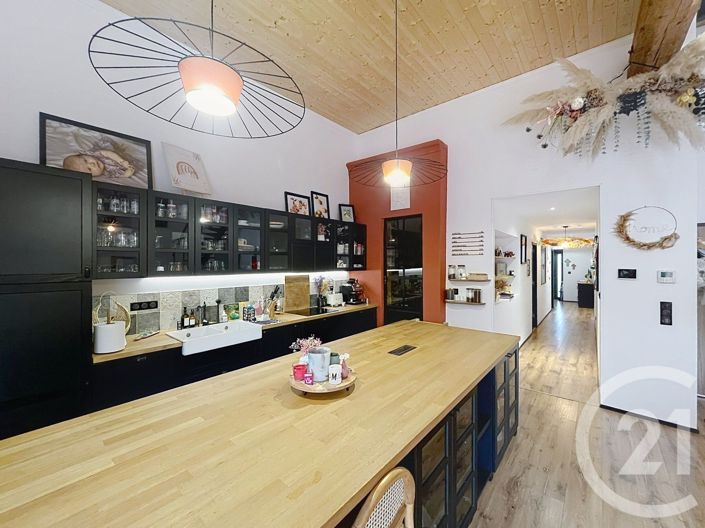 Image No.2-4 Bed House for sale