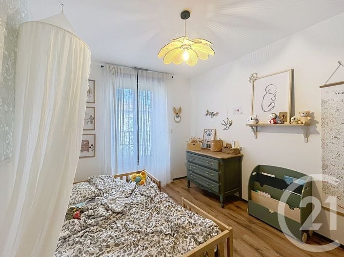 Image No.24-4 Bed House for sale