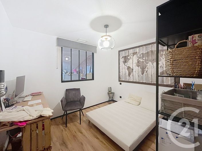 Image No.28-4 Bed House for sale