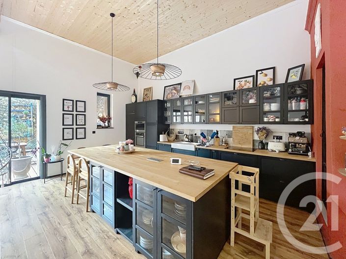 Image No.3-4 Bed House for sale