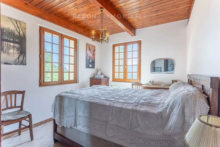 Image No.14-3 Bed House for sale