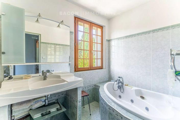 Image No.17-3 Bed House for sale