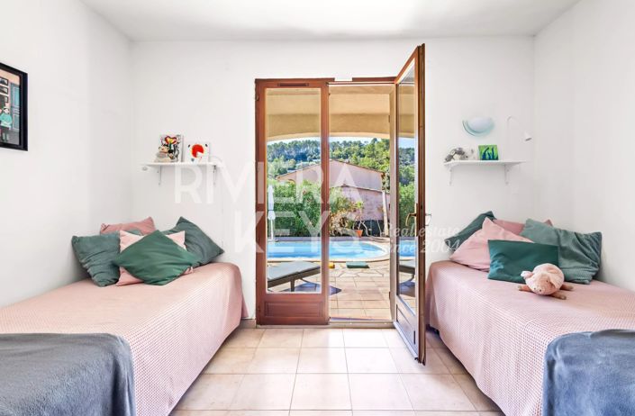 Image No.15-3 Bed House for sale