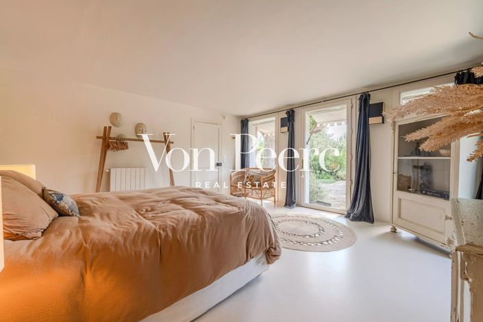 Image No.10-6 Bed House for sale