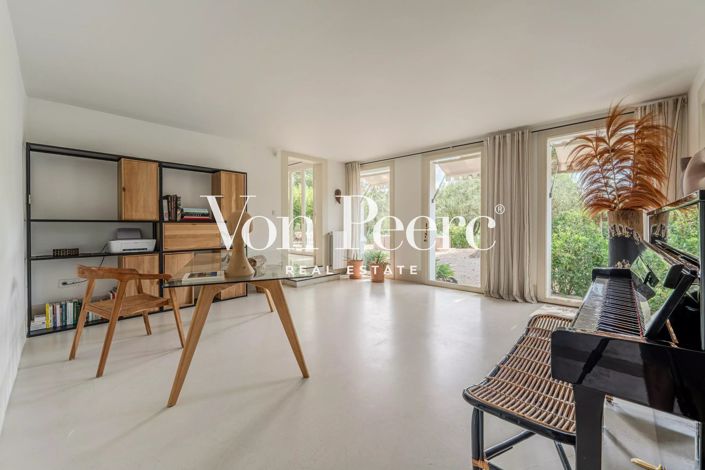 Image No.15-6 Bed House for sale