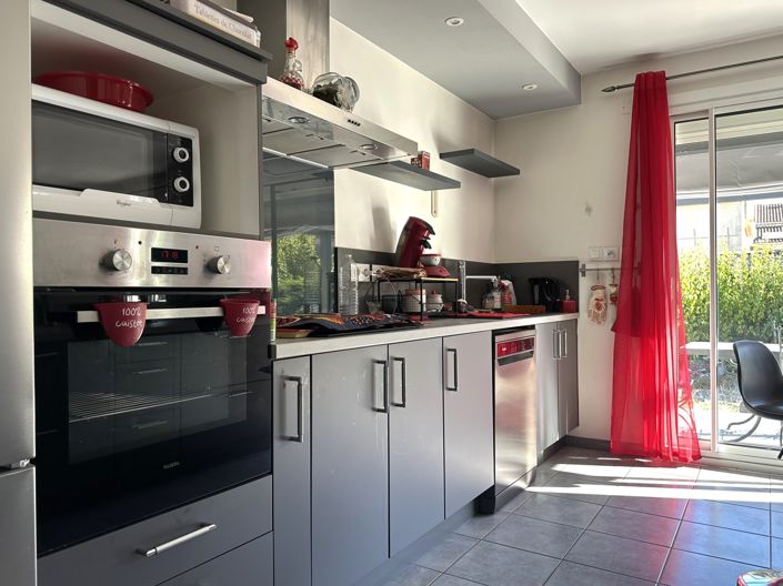 Image No.8-3 Bed House for sale