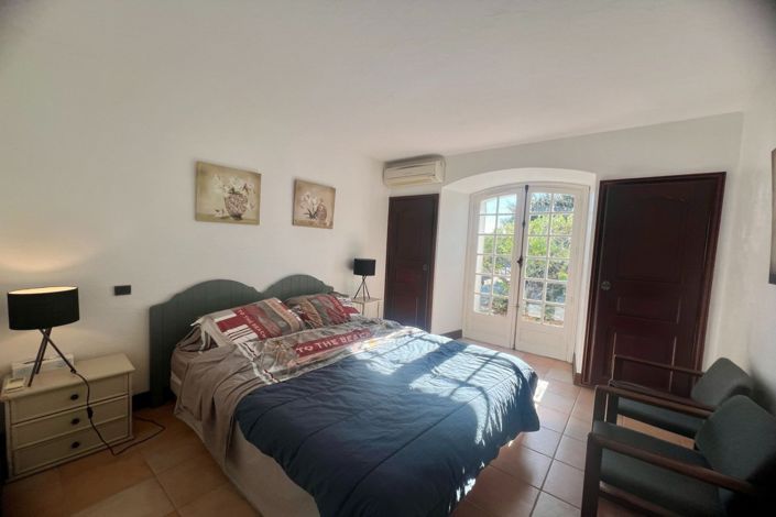 Image No.10-5 Bed House for sale
