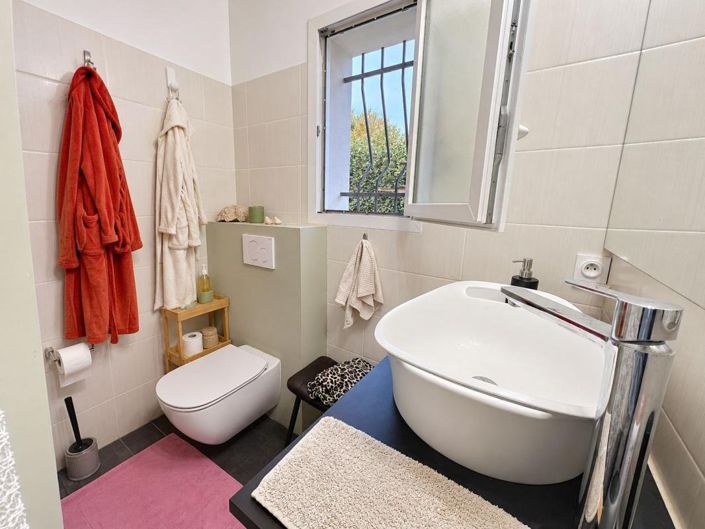 Image No.14-3 Bed House for sale