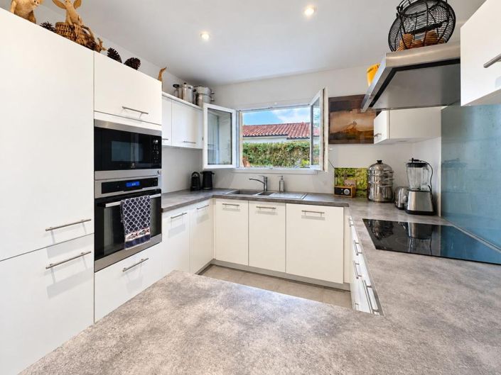 Image No.9-3 Bed House for sale
