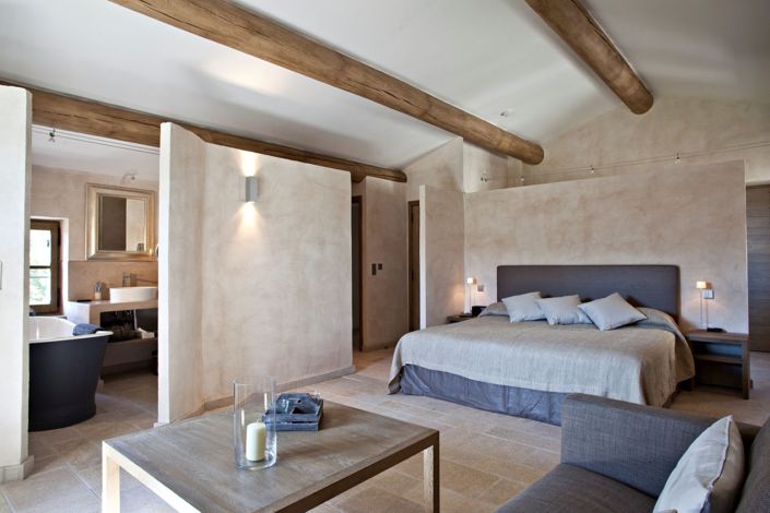Image No.18-7 Bed Property for sale