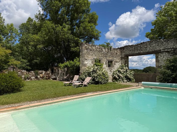 Image No.17-5 Bed House for sale