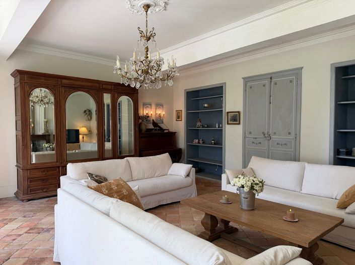 Image No.6-5 Bed House for sale