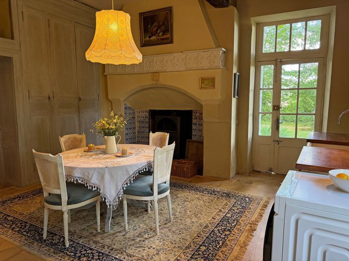 Image No.9-5 Bed House for sale