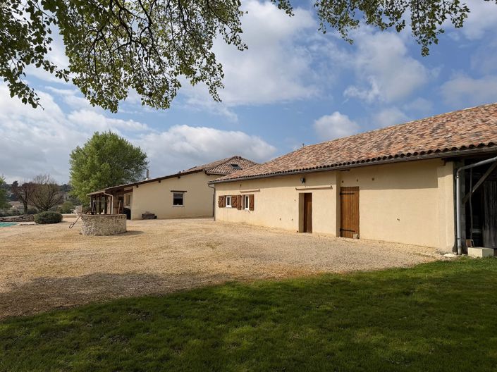Image No.19-5 Bed House for sale