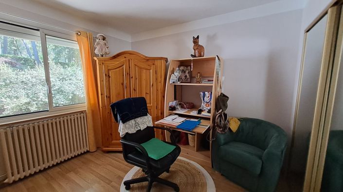 Image No.10-3 Bed House for sale