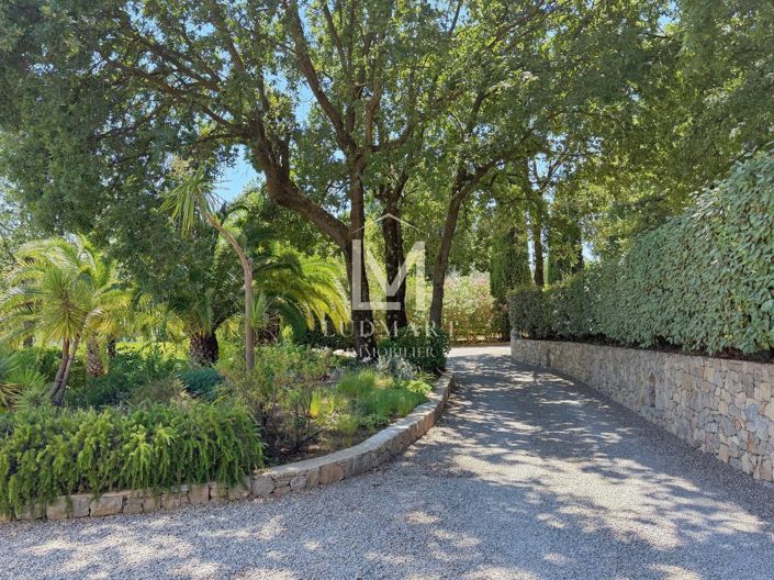 Image No.14-4 Bed House for sale