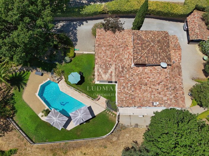 Image No.2-4 Bed House for sale