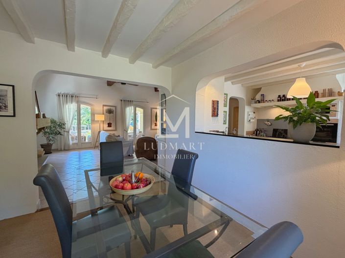 Image No.24-4 Bed House for sale