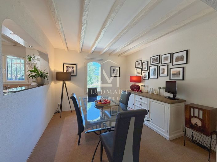 Image No.25-4 Bed House for sale