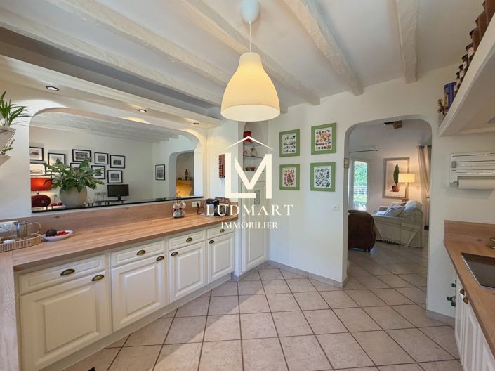 Image No.27-4 Bed House for sale