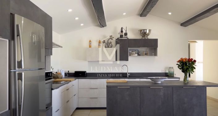 Image No.4-6 Bed House for sale