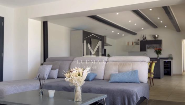 Image No.5-6 Bed House for sale