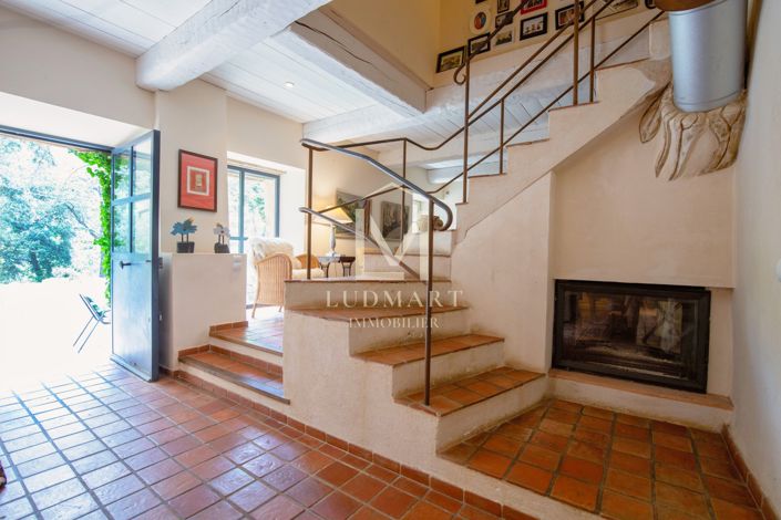 Image No.12-5 Bed House for sale