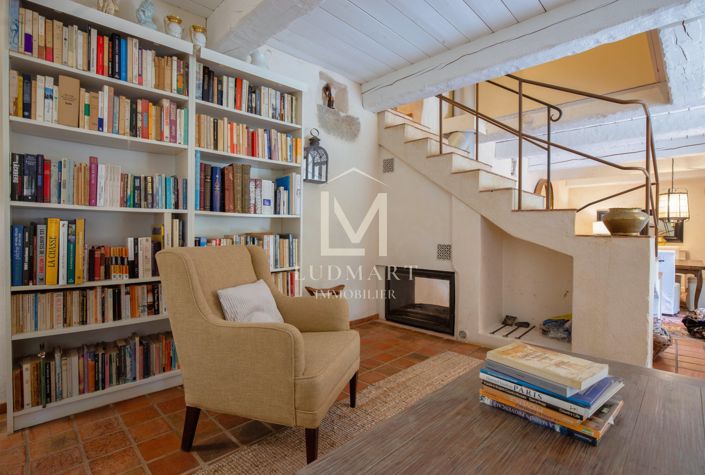 Image No.17-5 Bed House for sale