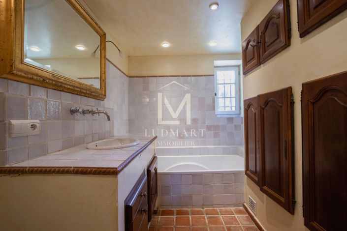 Image No.25-5 Bed House for sale