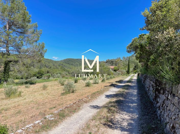 Image No.30-5 Bed House for sale