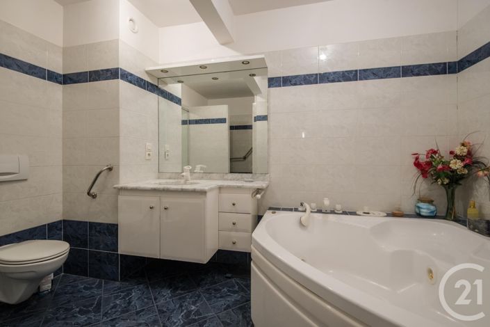 Image No.12-3 Bed Apartment for sale