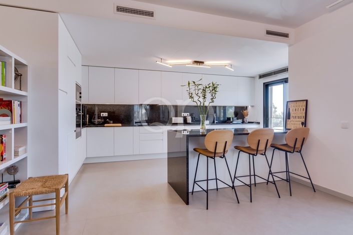 Image No.18-3 Bed Apartment for sale