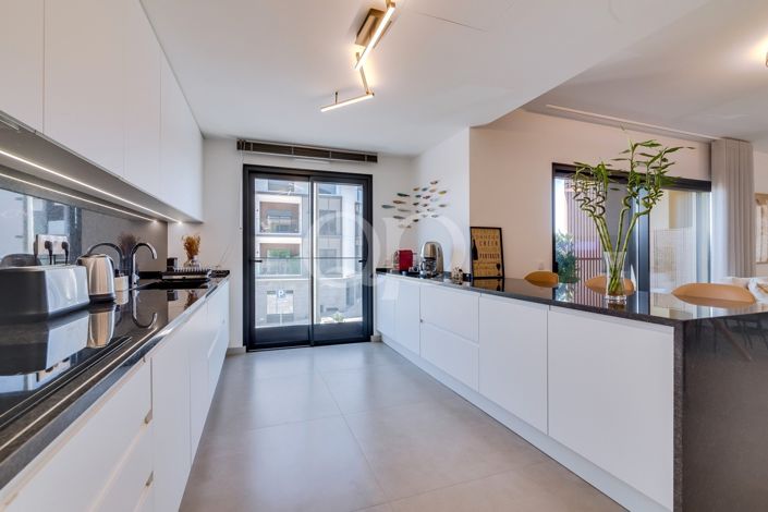 Image No.20-3 Bed Apartment for sale