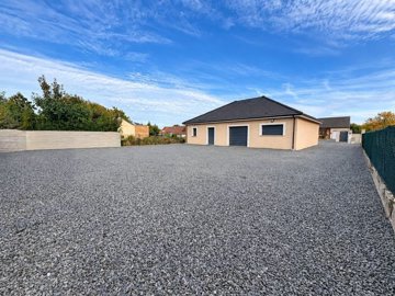 1 - Sedan, Maison