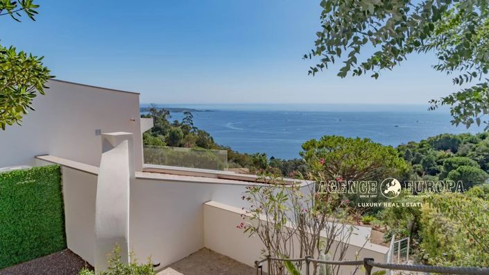 Image No.20-4 Bed House for sale
